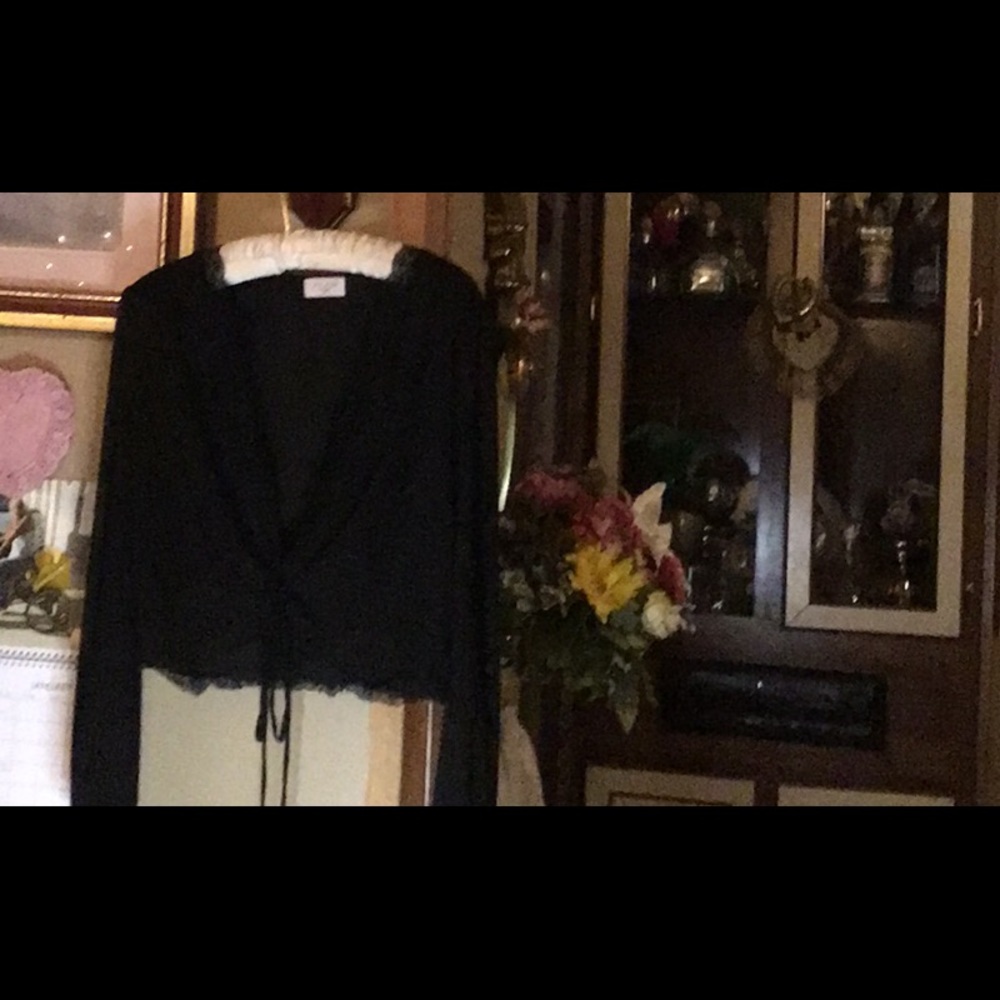 Ivy Rose cute blouse